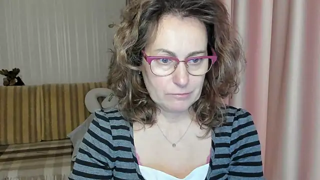 lauraoven online show from 03/18/25, 09:42