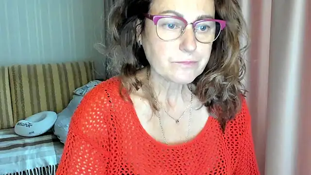 lauraoven online show from 10/13/25, 09:20