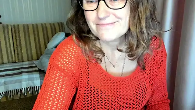 lauraoven online show from 10/31/25, 07:53