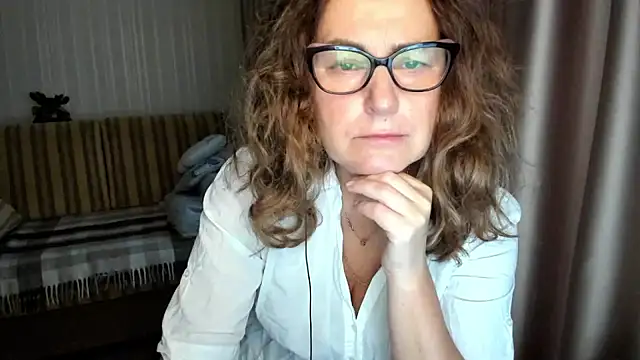 lauraoven online show from 12/02/25, 08:08