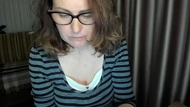 lauraoven online show from 05/05/26, 06:16