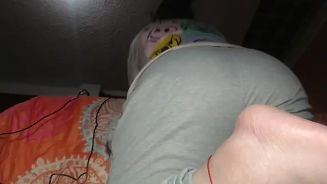 prettyangelsquirt online show from 04/16/26, 12:00