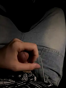 Snapshot of JohnnyBigShot chatting on 09/28/25, 03:45 JohnnyBigShot online show from 09/28/25, 03:45