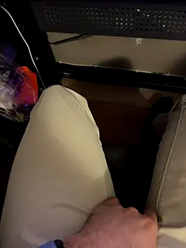 Snapshot of JohnnyBigShot chatting on 10/12/25, 02:43 JohnnyBigShot online show from 10/12/25, 02:43