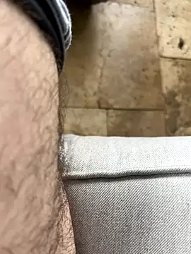 Snapshot of JohnnyBigShot chatting on 10/19/25, 05:13 JohnnyBigShot online show from 10/19/25, 05:13