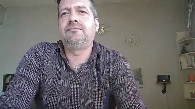 matrikes1 online show from 04/16/26, 03:13