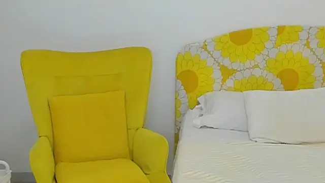 Snapshot of milf_penelope chatting on 05/01/26, 12:59 milf penelope online show from 05/01/26, 12:59