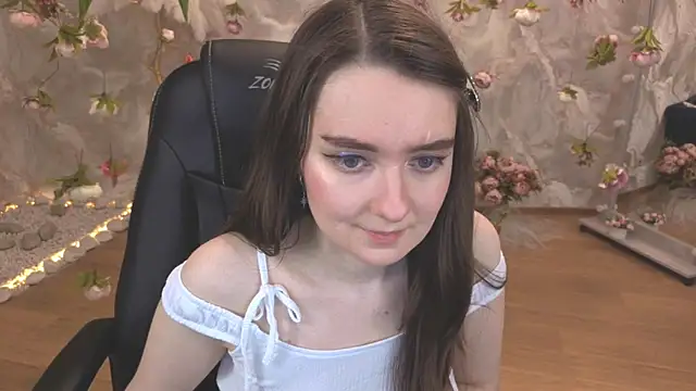 Snapshot of CloudGrace chatting on 05/06/26, 03:13 CloudGrace online show from 05/06/26, 03:13