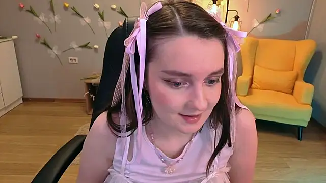 Snapshot of CloudGrace chatting on 06/13/26, 03:15 CloudGrace online show from 06/13/26, 03:15