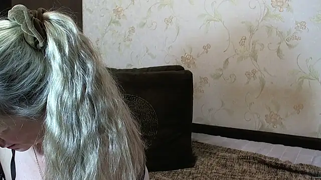 Snapshot of MARMELADINKA- chatting on 11/17/25, 09:48 MARMELADINKA- online show from 11/17/25, 09:48