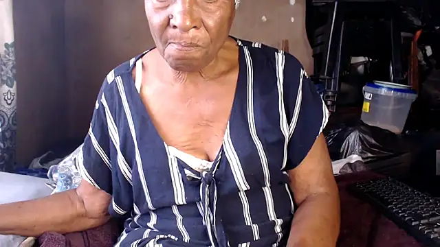 NaughtyGranny online show from 11/18/25, 09:47