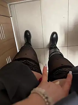 Wet  Bunny online show from 03/01/25, 09:40