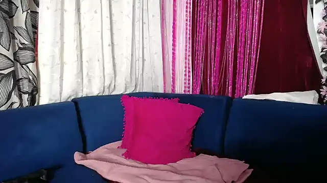 crystalbxx online show from 06/07/26, 05:16