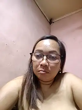 Snapshot of asianwet4u chatting on 04/25/26, 01:52 asianwet4u online show from 04/25/26, 01:52