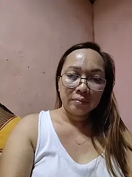 Snapshot of asianwet4u chatting on 05/19/26, 06:20 asianwet4u online show from 05/19/26, 06:20