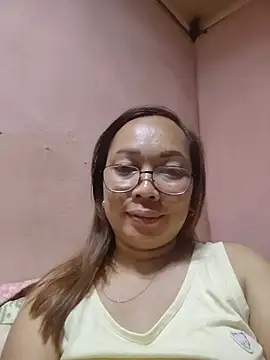 Snapshot of asianwet4u chatting on 05/27/26, 04:26 asianwet4u online show from 05/27/26, 04:26