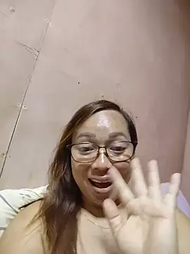 Snapshot of asianwet4u chatting on 06/14/26, 04:42 asianwet4u online show from 06/14/26, 04:42