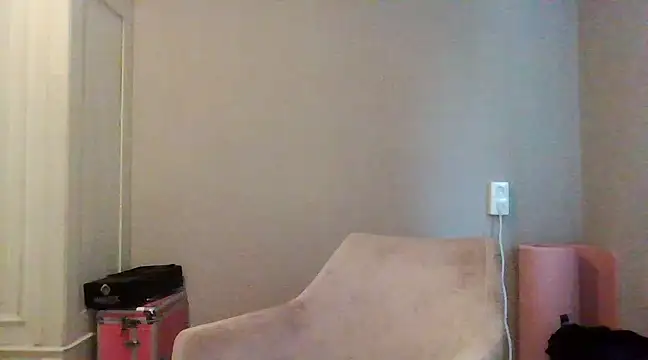 avajade online show from 03/11/25, 02:29