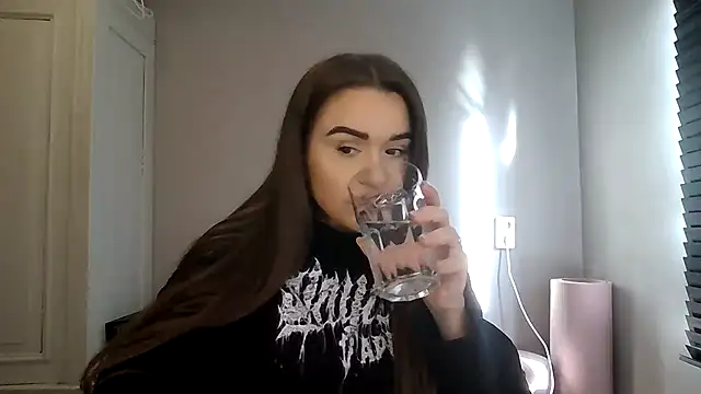 avajade online show from 11/21/25, 11:53