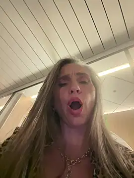 Snapshot of Alimela chatting on 07/11/26, 11:28 Alimela online show from 07/11/26, 11:28