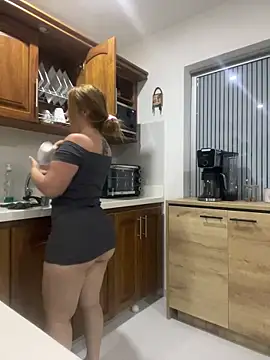 Snapshot of moniquerainx chatting on 12/13/24, 02:43 moniquerainx online show from 12/13/24, 02:43