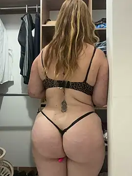 Snapshot of moniquerainx chatting on 12/17/24, 05:29 moniquerainx online show from 12/17/24, 05:29