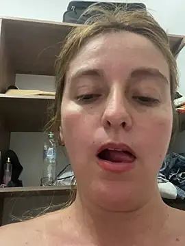 Snapshot of moniquerainx chatting on 12/19/24, 06:01 moniquerainx online show from 12/19/24, 06:01