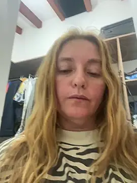 Snapshot of moniquerainx chatting on 12/26/24, 02:44 moniquerainx online show from 12/26/24, 02:44