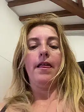 moniquerainx online show from 04/20/26, 03:37