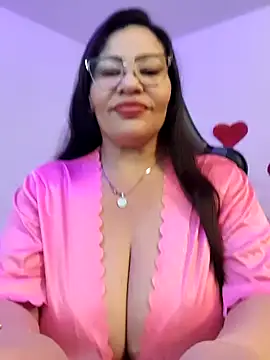 esmeralda milf online show from 02/27/26, 08:09