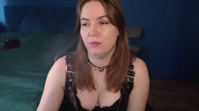 Snapshot of AlessaBlackMoon chatting on 06/19/26, 12:42 AlessaBlackMoon online show from 06/19/26, 12:42