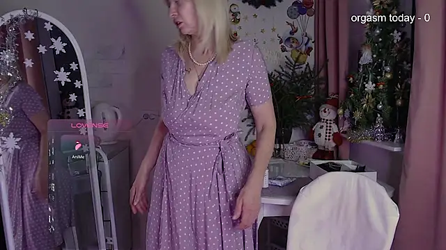 JuliaVilnet online show from 01/07/25, 05:12