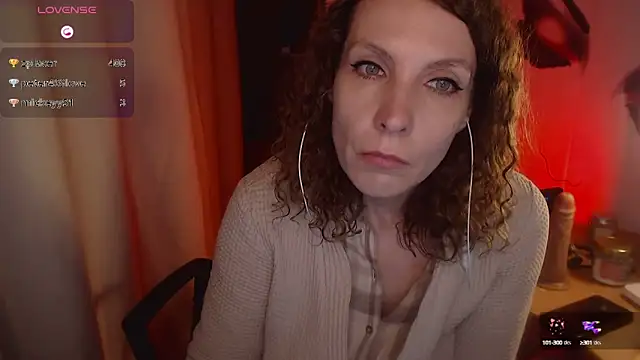 Snapshot of JohansonKatie chatting on 01/05/25, 03:32 JohansonKatie online show from 01/05/25, 03:32