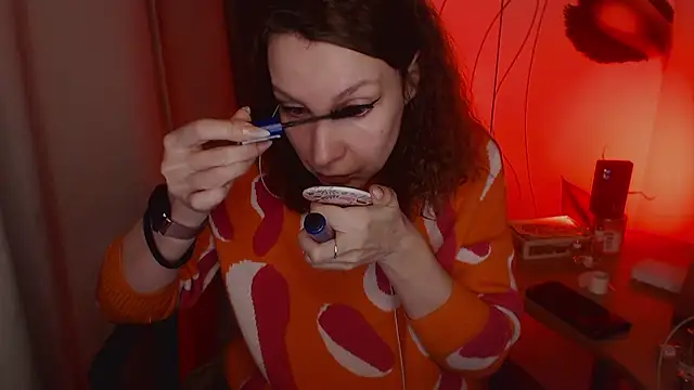 Snapshot of JohansonKatie chatting on 01/13/25, 02:39 JohansonKatie online show from 01/13/25, 02:39