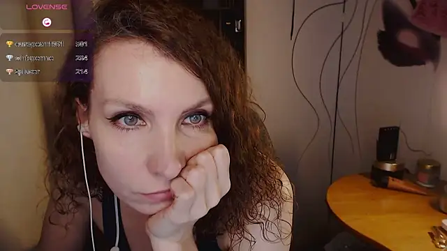 Snapshot of JohansonKatie chatting on 02/02/25, 01:45 JohansonKatie online show from 02/02/25, 01:45