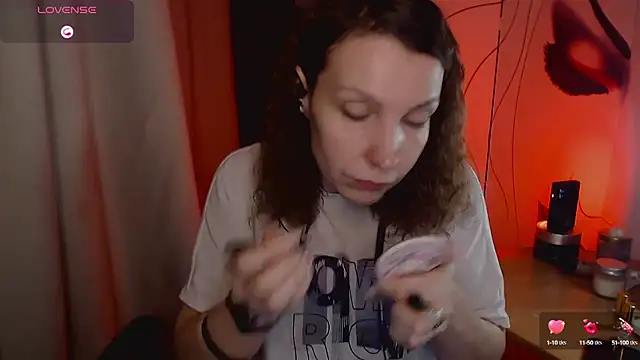 Snapshot of JohansonKatie chatting on 02/08/25, 05:08 JohansonKatie online show from 02/08/25, 05:08