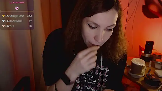 Snapshot of JohansonKatie chatting on 02/11/25, 04:56 JohansonKatie online show from 02/11/25, 04:56