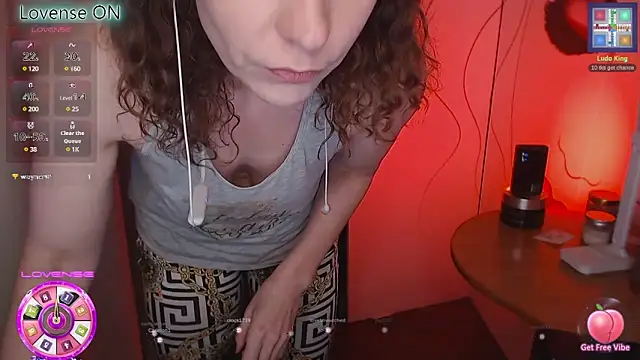 Snapshot of JohansonKatie chatting on 02/16/25, 04:53 JohansonKatie online show from 02/16/25, 04:53