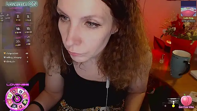 Snapshot of JohansonKatie chatting on 02/23/25, 12:19 JohansonKatie online show from 02/23/25, 12:19