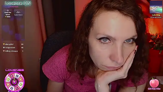 Snapshot of JohansonKatie chatting on 02/24/25, 06:15 JohansonKatie online show from 02/24/25, 06:15