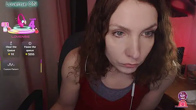 Snapshot of JohansonKatie chatting on 03/12/25, 02:41 JohansonKatie online show from 03/12/25, 02:41