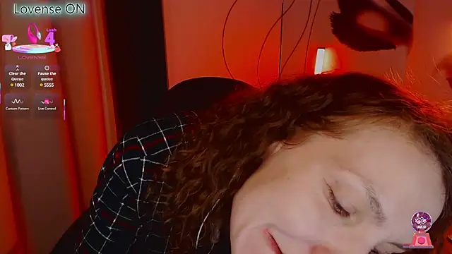 Snapshot of JohansonKatie chatting on 03/20/25, 12:51 JohansonKatie online show from 03/20/25, 12:51