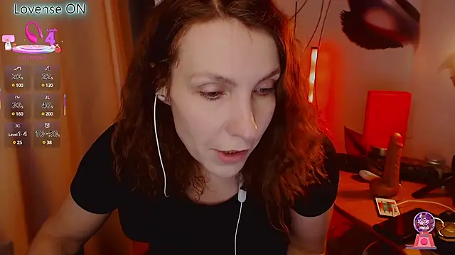 Snapshot of JohansonKatie chatting on 03/21/25, 07:22 JohansonKatie online show from 03/21/25, 07:22