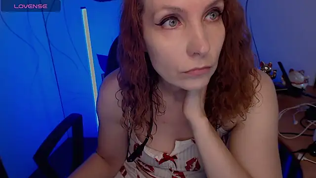 Snapshot of JohansonKatie chatting on 09/17/25, 03:52 JohansonKatie online show from 09/17/25, 03:52