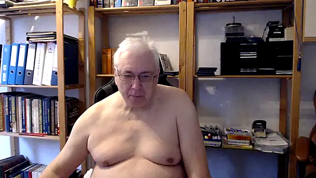 Snapshot of SchwanzhureXXL chatting on 01/19/25, 09:11 SchwanzhureXXL online show from 01/19/25, 09:11