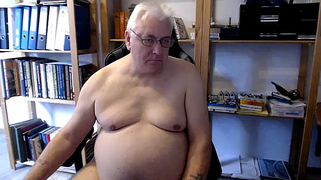 Snapshot of SchwanzhureXXL chatting on 09/14/25, 08:46 SchwanzhureXXL online show from 09/14/25, 08:46