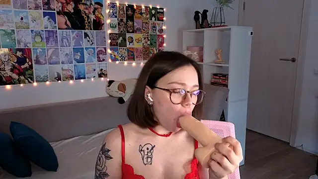 MilenaSaint online show from 02/13/25, 08:48