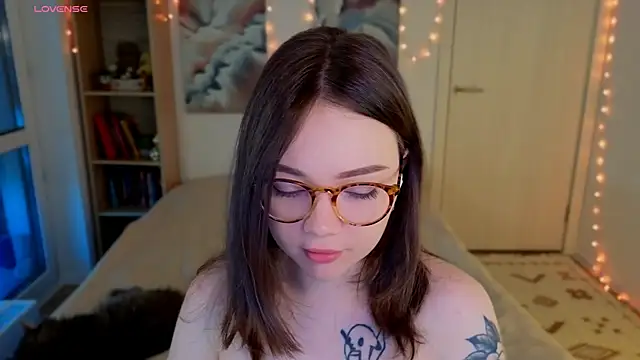 MilenaSaint online show from 04/11/26, 04:06