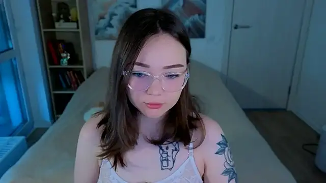 Snapshot of MilenaSaint chatting on 05/18/26, 04:07 MilenaSaint online show from 05/18/26, 04:07