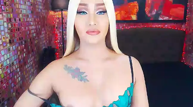 Snapshot of KylieMaxwellCaulfield_TS chatting on 02/12/25, 10:59 KylieMaxwellCaulfield TS online show from 02/12/25, 10:59